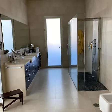 Casablanca Boutique Линарес