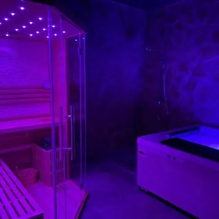 Casablanca Boutique Линарес